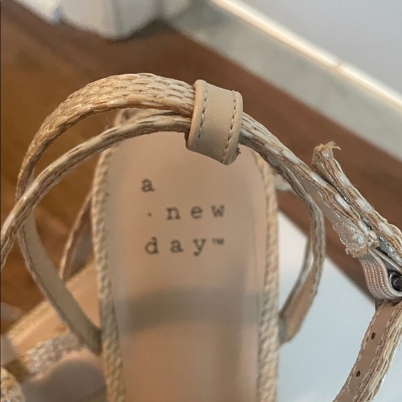 a new day Beige Crochet Floral Sandals - Picture 2 of 5